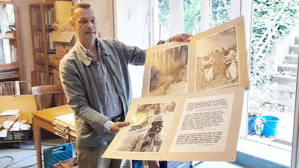 Jochen Schmidt präsentiert zwei Bild-Text-Formate