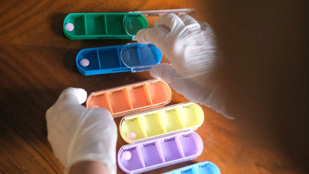 Die Sortierung von Medikamenten im Pflegeheim