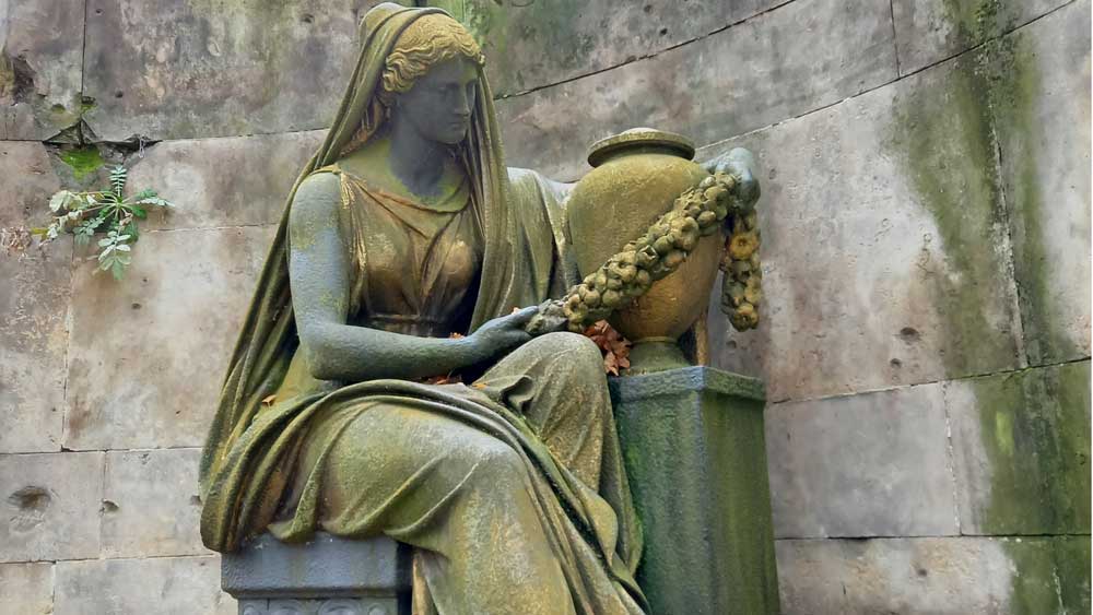 Grabskulptur auf dem Georgen Parochial Friedhof