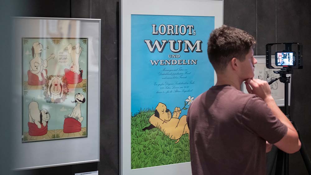 Plakat von Loriots "Wum" in der Loriot-Ausstellung in Frankfurt