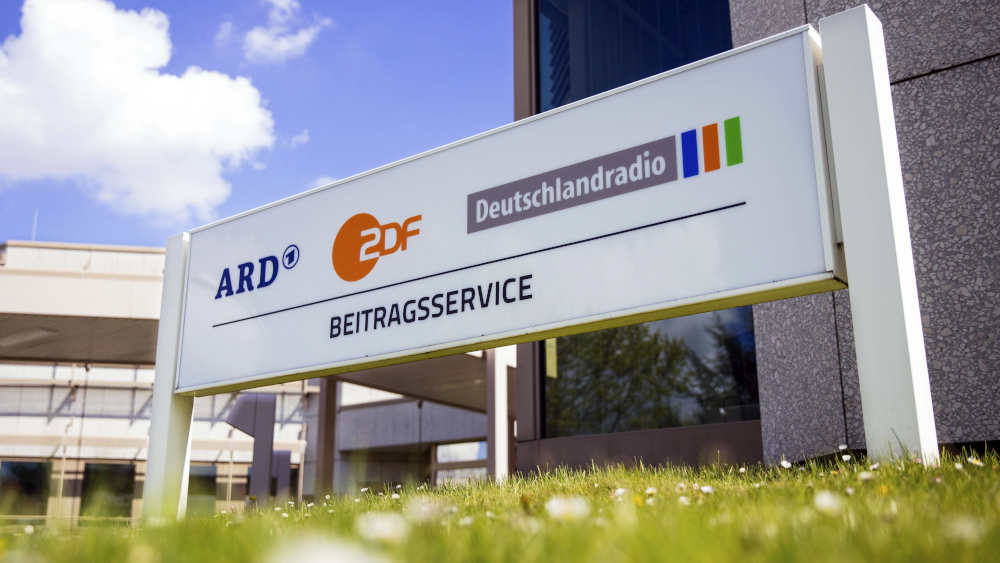 Schild von ARD ZDF Deutschlandradio Beitragsservice