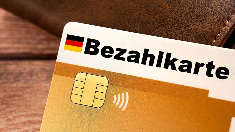 EZ-Karte mit einer Deutschland-Fahne darauf