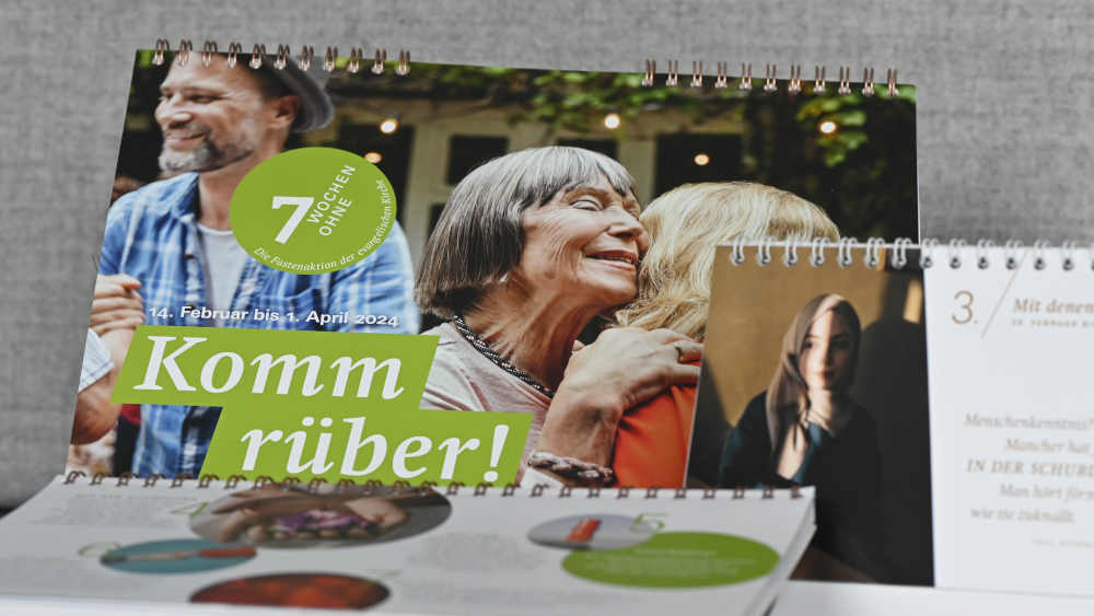 Tischkalender und Wandkalender der Fasteninitiative "7 Wochen Ohne" der evangelischen Kirche für 2024