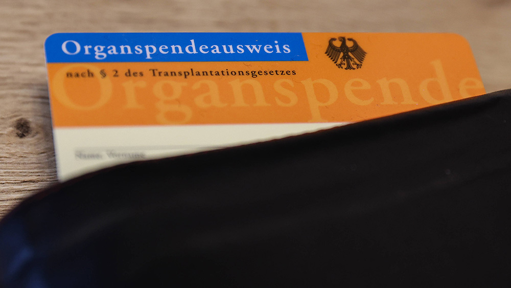 Organspendeausweis im Portemonnaie