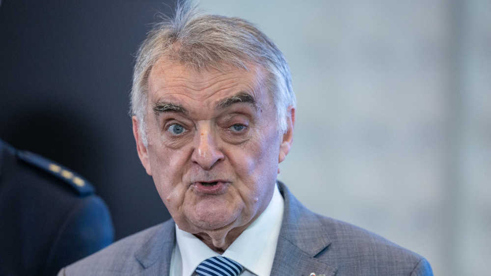 NRW-Innenminister Herbert Reul will zukünftig die Staatsangehörigkeit von Tatverdächtigen veröffentlichen