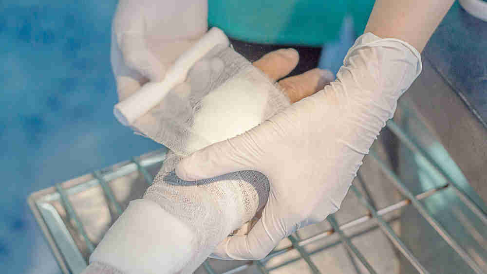 Obdachlose erhalten kostenlose Wundversorgung in der Hamburger Bahnhofsmission