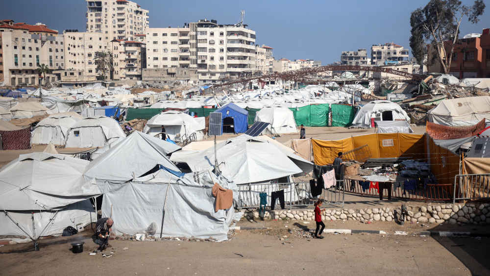 Weiße Zelte eines Flüchtlingslagers in Gaza