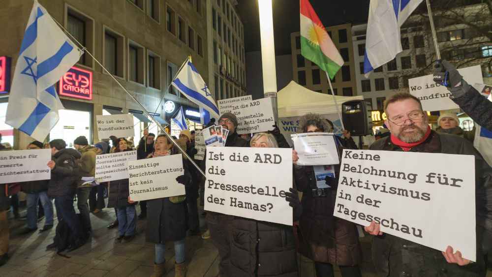 Proteste vor dem WDR Funkhaus in Köln